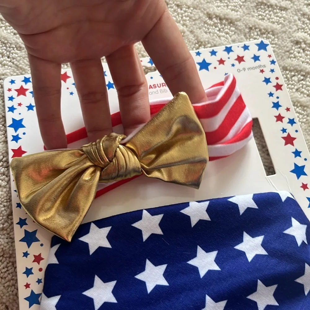 Amaerica flag bow and bib